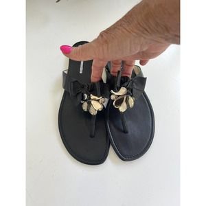 Vera Wang Lavender Black Leather Thong Sandals Flower /Bow 1/2 Heel Worn Once 11